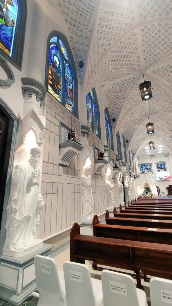 edyprasscj's tweet photo. Sedikit bocoran bagian dalam Katedral St Maria Palembang yang akan ditahbiskan besok pagi oleh Nunsius Apostolik untuk Indonesia, Mgr. Piero Pioppo, Ketua KWI Mgr. Antonius Subianto Bunyamin, Uskup Agung Palembang,  Mgr. Yohanes Harun Yuwono dan para uskup lain. https://t.co/X0DQ2cGdnN