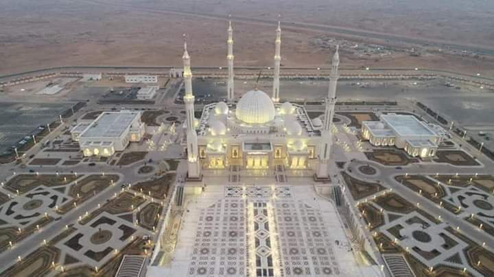 جمعة مباركة على كل المسلمين اجمعين