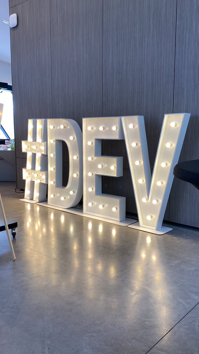 DevDay clôturé avec succès ! 🎉 Merci aux partenaires, conférenciers et visiteurs pour avoir partagé leur passion pour le développement. ❤️ À la prochaine édition ! 👋🏼  #devday #développement #passion