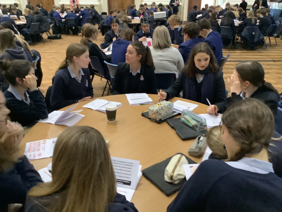 FrenchRHS's tweet image. On Wednesday, we hosted a speaking day for our Y10 linguists and welcomed pupils from Framlingham College, Norwich school, Northgate High school and Holbrook Academy. 
A very productive and fun day! @Spanish_RHS @RHSSuffolk @FramCollege @NorwichSchool @northgatemfl @HolbrookAc