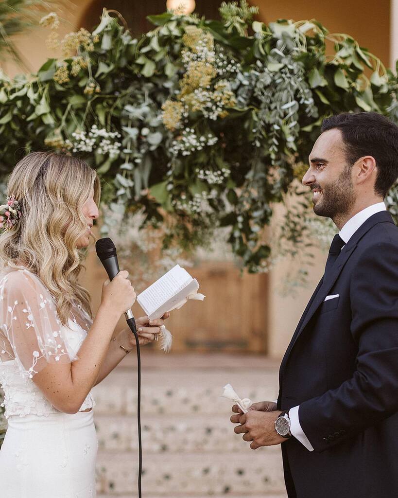 “Te quiero. Te quiero con el alma…”. Así es como empezaban los votos de Paula. 🫶🏻

“Somos eternos”. Así es como acababan los de Alberto. 🫶🏻

#NoviosMeraki P&amp;A
Foto <a href="/juanortegafoto/">Juan Ortega Foto</a> 
Video @bonicafilms 
En @masleslloses @cocottecatering 
Deco <a href="/floriste/">Josje Hendriks</a>… instagr.am/p/CqF8vVtNlJB/