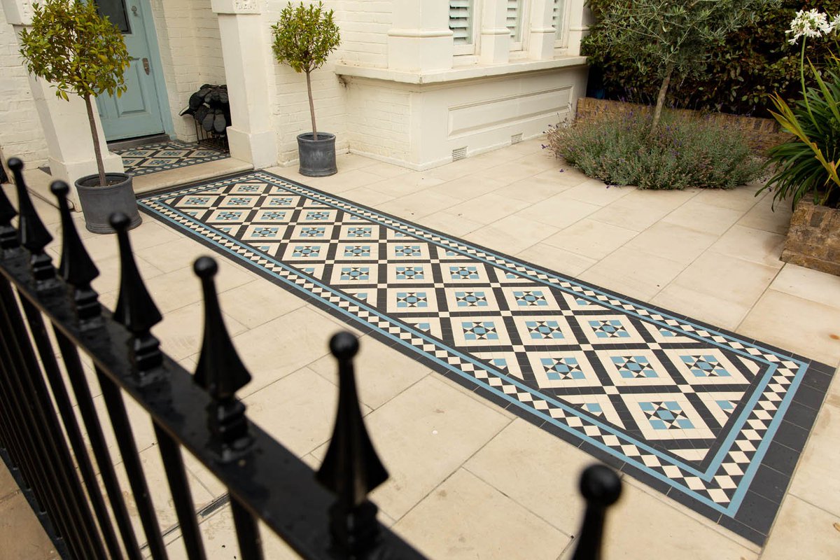 FrontGarden_Co's tweet photo. This Victorian style mosaic pathway uses a fresh shade of blue to add unique character to this London front garden. 

https://t.co/hAoRddIT7M

#victorianmosaictiling #periodgarden #periodproperty #gardeninspiration #gardendesign #gardendesigners #gardenrenovation https://t.co/UNJY85k6ZS