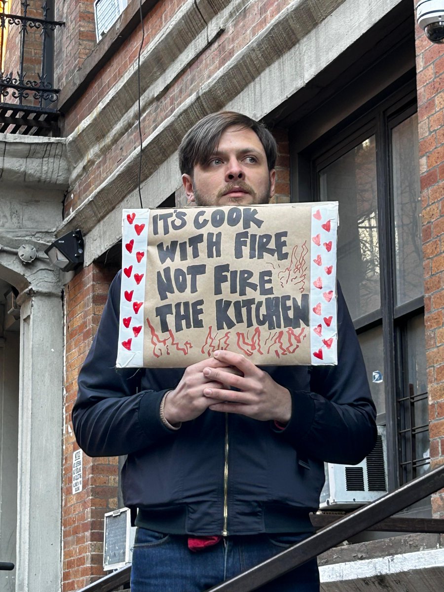 onefairwage's tweet photo. Today we're protesting with the illegally fired workers of Casellula Restaurant in #NYC.
The restaurant was formerly a #highroadrestaurant paying front and back of house workers #OneFairWage #tipsontop.
https://t.co/30ENZRa6Si https://t.co/OrY7BPMGhj