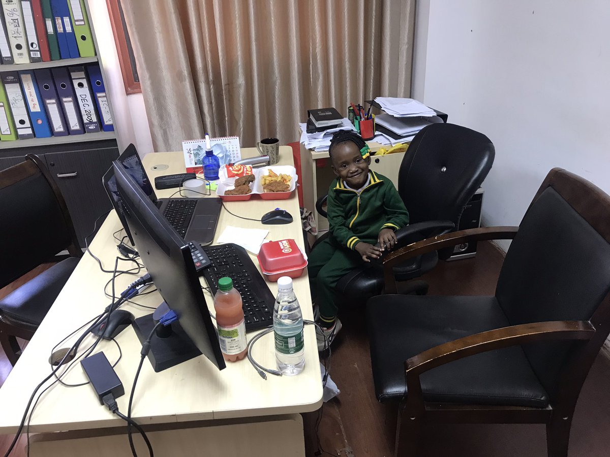 jay911sly's tweet photo. When your PA just wants to eat and watch Netflix πΆπΎββοΈπΆπΎββοΈπΆπΎββοΈ
#ZedEng
#DaddyDayCare https://t.co/rTuv8AiS7D