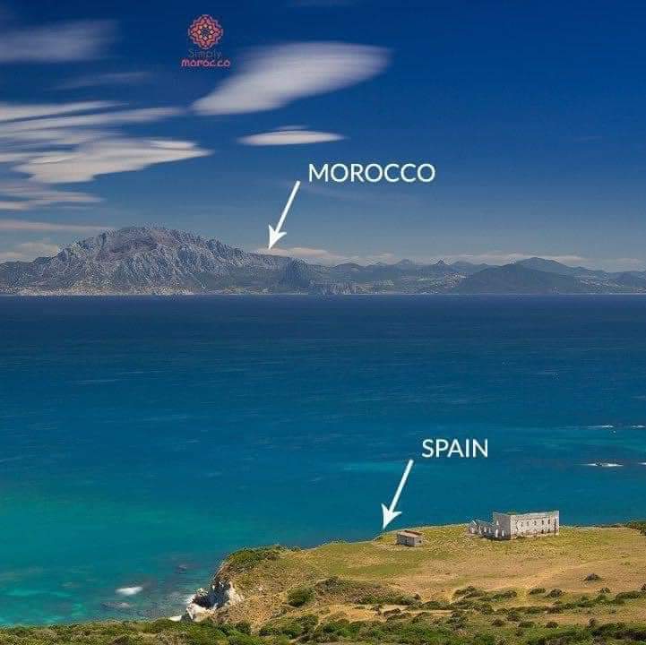 Zurmat's tweet photo. This is how #Morocco is seen from #Spain 😍 https://t.co/bHnnmLDU3P