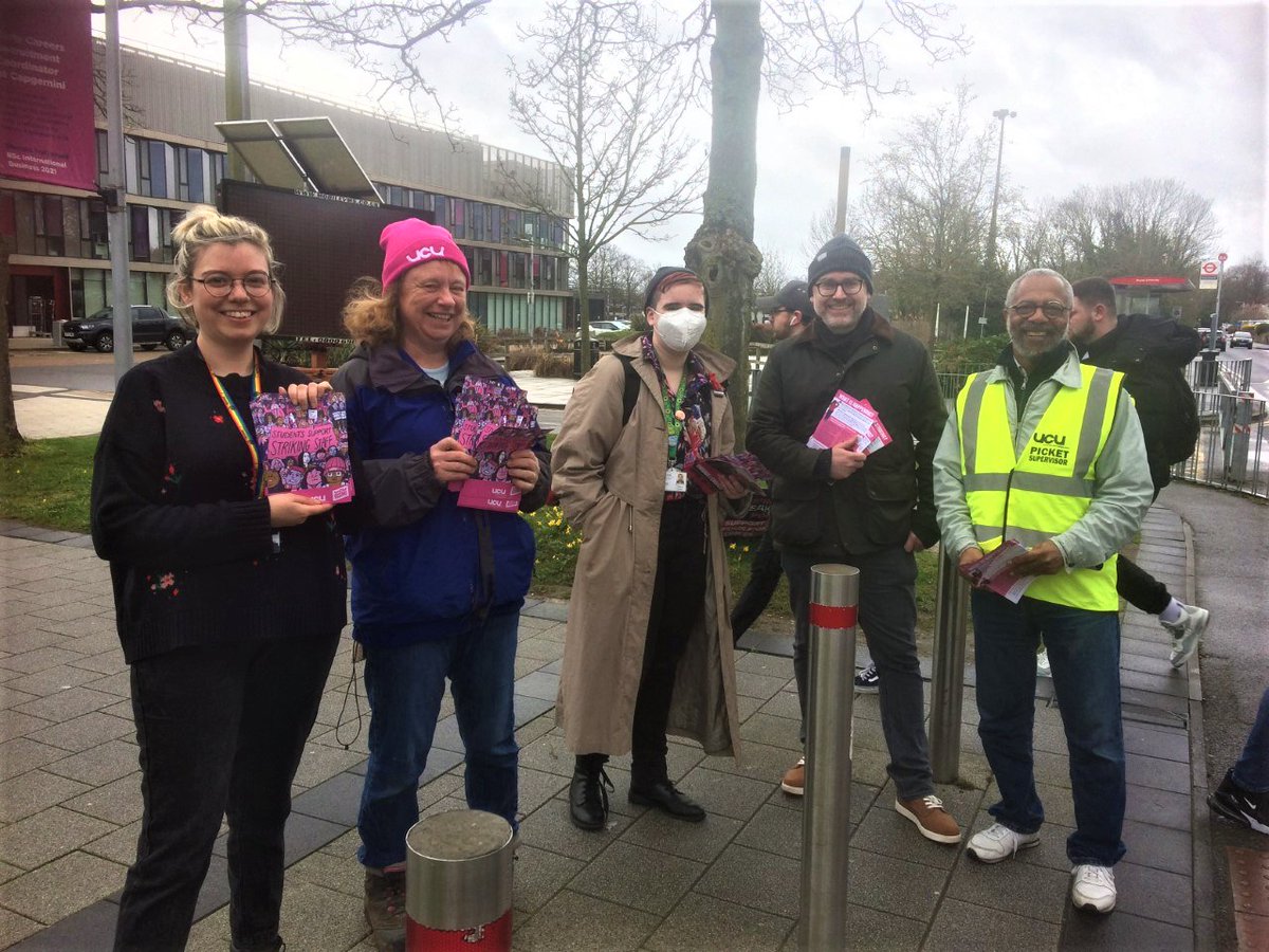 BrunelUCU's tweet photo. What an absolutely fantastic way to end this round of #ucuRISING strike action. Lovely @BrunelUCU picketers, @brunelstudents, even a @dogsonpickets visitor! @LondonUCU @UCULondon @UCU https://t.co/mHM1K2WKfp