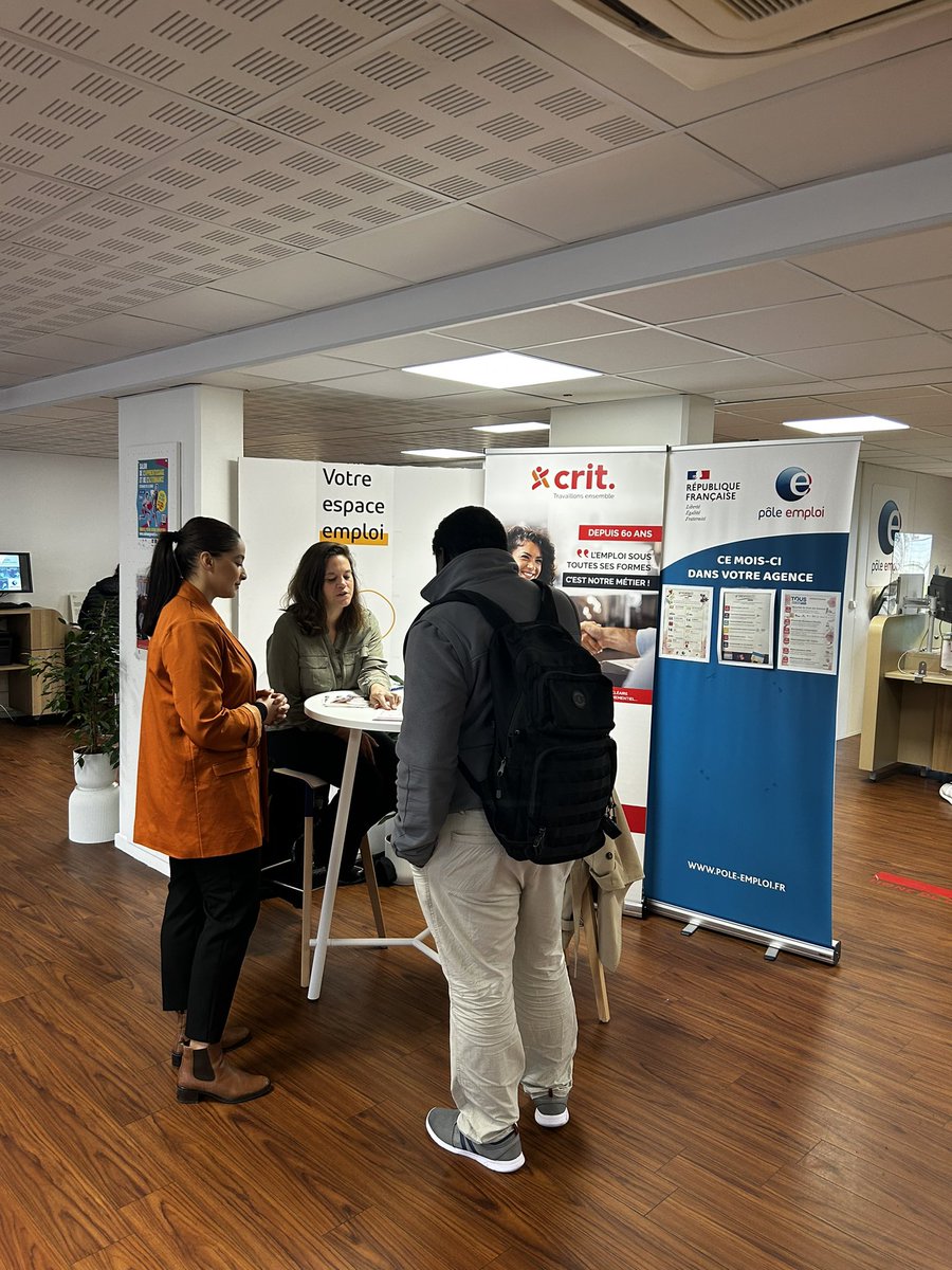 CarolineSorieul's tweet photo. Recrutement en zone d’accueil de #CritIndustrie au sein de  #poleemploiLeHavreFerrer.  20 personnes rencontrées pour de belles opportunités à venir ! #AvecPoleEmploi 👍 https://t.co/gKFuqsMM1M