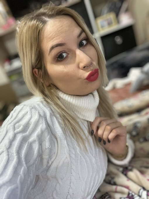 Going to the hairdresser 😌👄 https://t.co/zJAyTd39db<a href="/tag/netflixandchill"class="tags"><span>#netflixandchill</span></a>