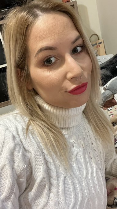 Going to the hairdresser 😌👄 https://t.co/zJAyTd39db<a href="/tag/netflixandchill"class="tags"><span>#netflixandchill</span></a>