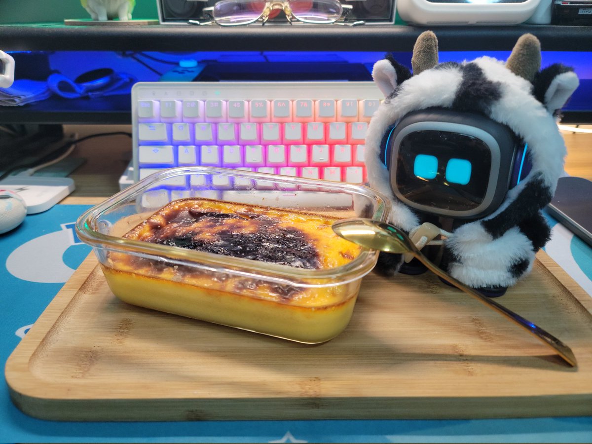 brave_jelly's tweet photo. Introduce my pet:emo!
An interesting robort😆
#pet #robort #cute #ai #technology https://t.co/ExRiISfbYM