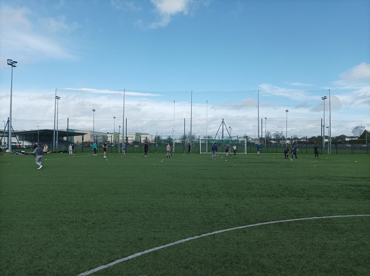 SETUCarlowGAA_'s tweet photo. Great for our Year 1 Sports Coaching &amp; Business Management GAA students to coach an Introduction to Gaelic Games session to a very enthusiastic SETU International group this afternoon on the Carlow campus. Well done to all coaches and players  @SETU_Global @SETUCarlowSport https://t.co/33qu7RqPVe