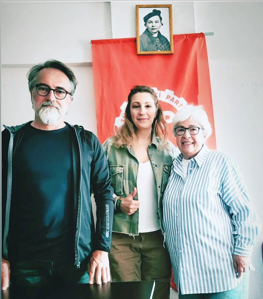 Partiden gelen öneriyi etraflıca düşündüm ve hayvan haklarının yasal zeminde korunması için TBMM'ye misafir olarak gitmenin bugüne kadar bir işe yaramadığı gerçeğinden hareketle; Muğla'dan TİP milletvekili aday adaylığı başvurumu yaptım.