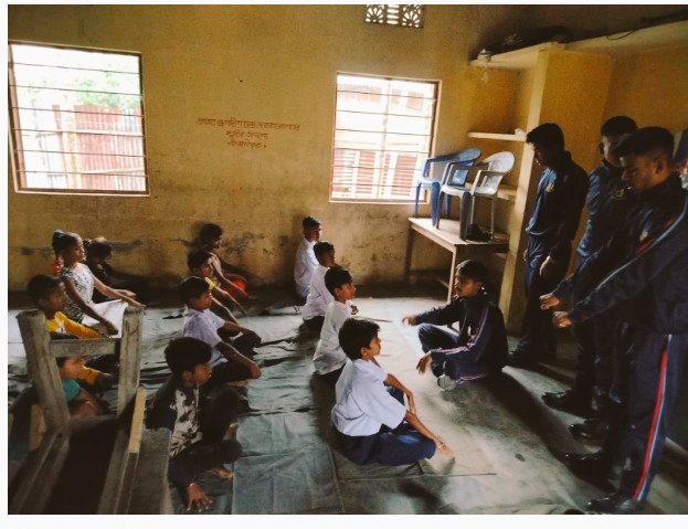 nccner's tweet photo. Each One Teach One Initiative  Hailakandi , A noble endeavour undertaken  by  SD Cdt Gaurab Dey &amp; his team from Srikrishan Sarda  College,  4 Assam NCC Bn by mentoring the Junior Grade students at Govt School,Hailakandi on  health, hygiene &amp; other general aspects.
@HQ_DG_NCC https://t.co/RP992vyWqs