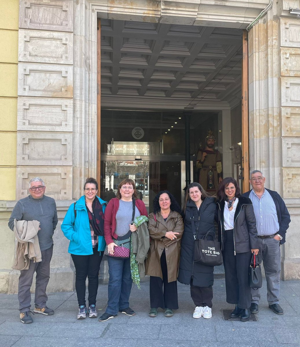 lilianareyesmpl's tweet photo. 📣Defensant els #serveissocials al Ple de @LHAjuntament 
💪Treball conjunt, accions consensuadas amb el territori i federació. El Sindicalisme de classe i confederal és el camí ✊
👉Aprovada moció per unanimitat. Volem Serveis socials de qualitat  i treball digne @ccoocatalunya https://t.co/rfCBw36sWH