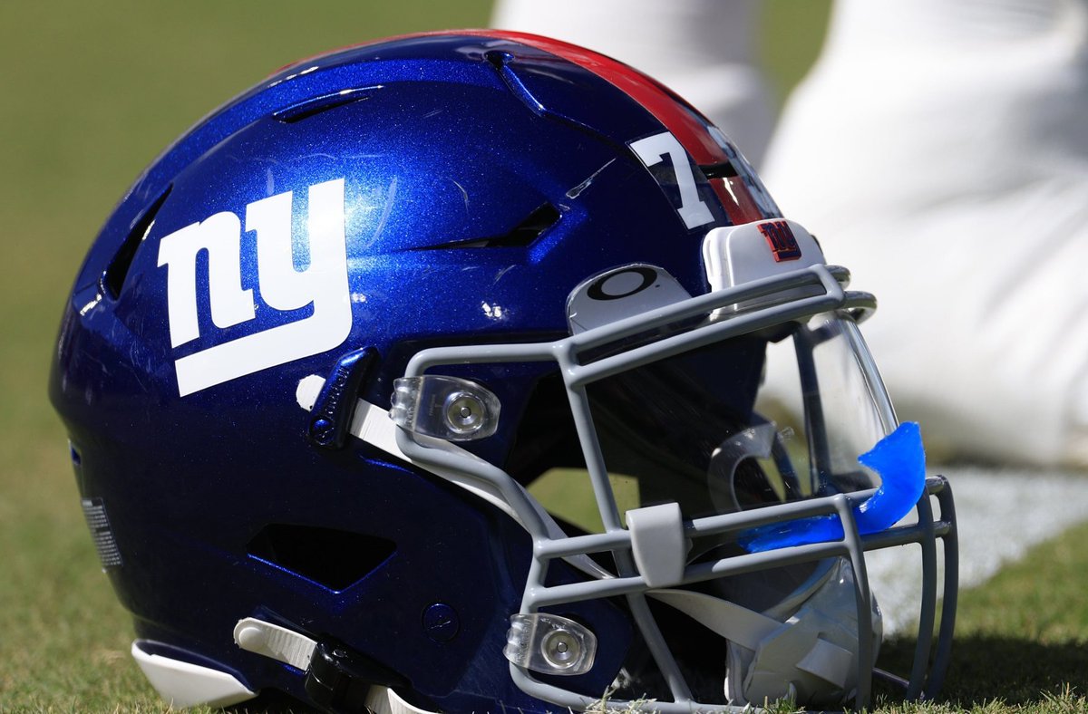 agdiago's tweet image. From bottom to top, the New York Giants have come a long way! Thanks to the new head coach, Brian, they now shine as a top team in the NFC. #GiantPride #NFLSuccess 🏈 u.eblz.co/-h8nDdQwh