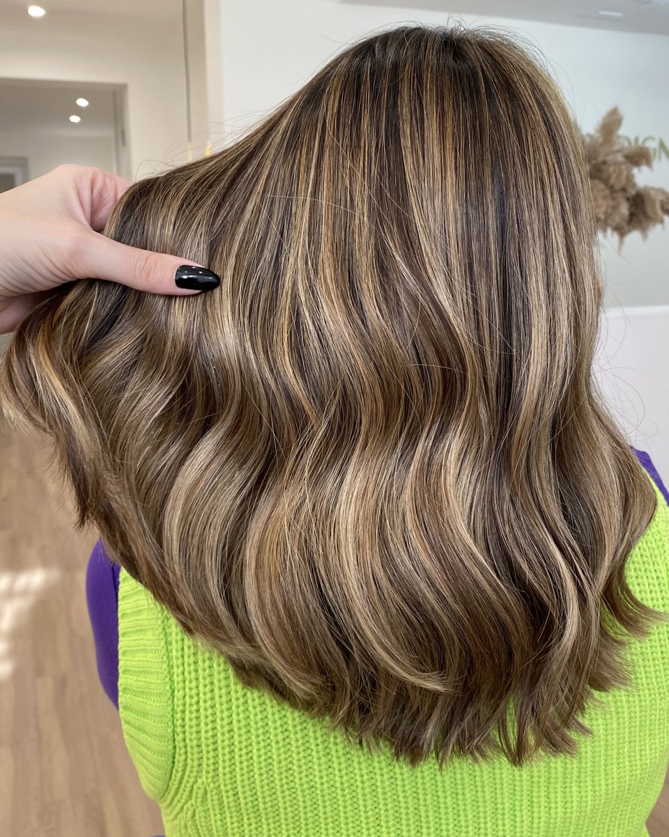 Looking for a stunning new hair look this season? Check out our Hazelnut Foilyage Technique - a gorgeous blend of hazelnut brown and golden highlights that's perfect for any occasion! 😍

#hazelnutfoilyage #haircolouring #hairinspo #hairtransformation #hairgoals #hairstylist