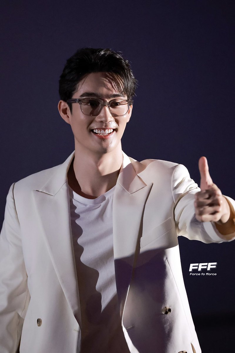 fofforce_'s tweet photo. [230322] FFF — @fforcejs 

— 🦊

#FFForce
#fforcejs #ฟอสเองจะใครละ
#fforce_ #IMAXLaserXforcebook https://t.co/EIG6Qf1Vn2