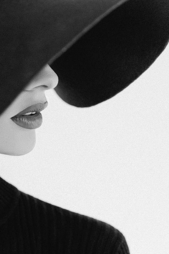 She is the most delectable poem that he can never stop writing...🖤