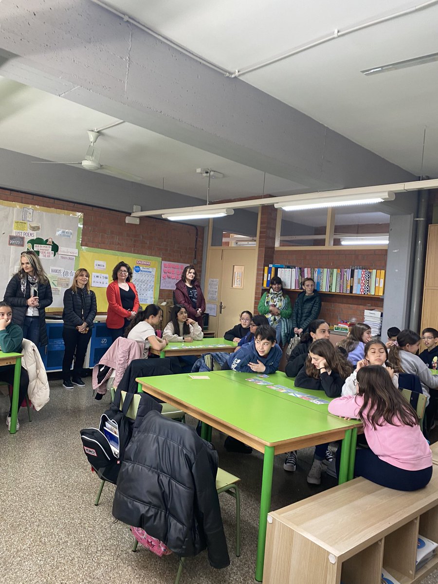 Avui hem rebut directius de centres de Rumania per coneixer el projecte de la nostre centre dins del projecte internacional Erasmus <a href="/PbeTools/">EIPSI</a> <a href="/UABBarcelona/">Universitat Autònoma de Barcelona</a>