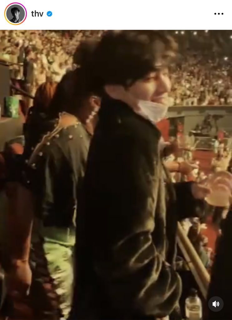 myu_kookv's tweet photo. THIS JUNGKOOK’S APPEARANCE ON THV’s IG IS SO ICONIC https://t.co/hVXdS5HjDS