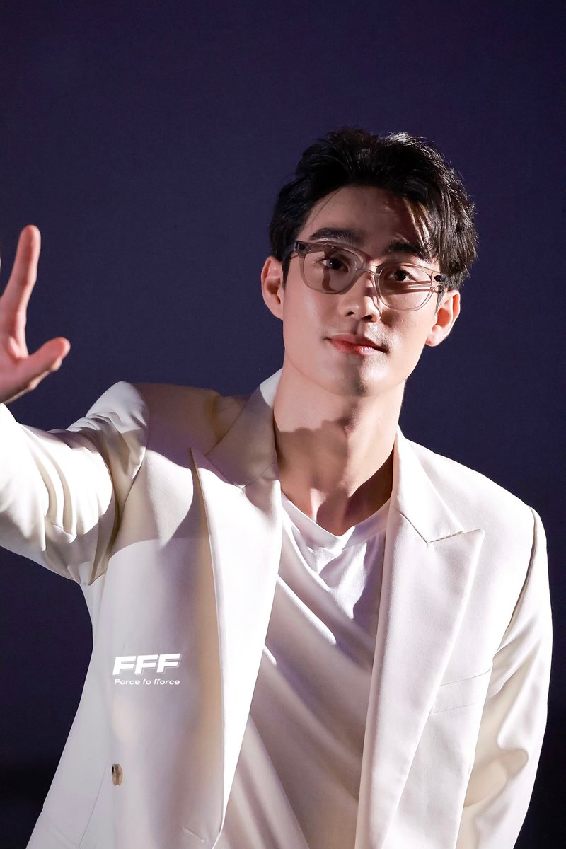 fofforce_'s tweet photo. [230322] FFF — @fforcejs 

— 🦊

#FFForce
#fforcejs #ฟอสเองจะใครละ
#fforce_ #IMAXLaserXforcebook https://t.co/FZip7YPE3L