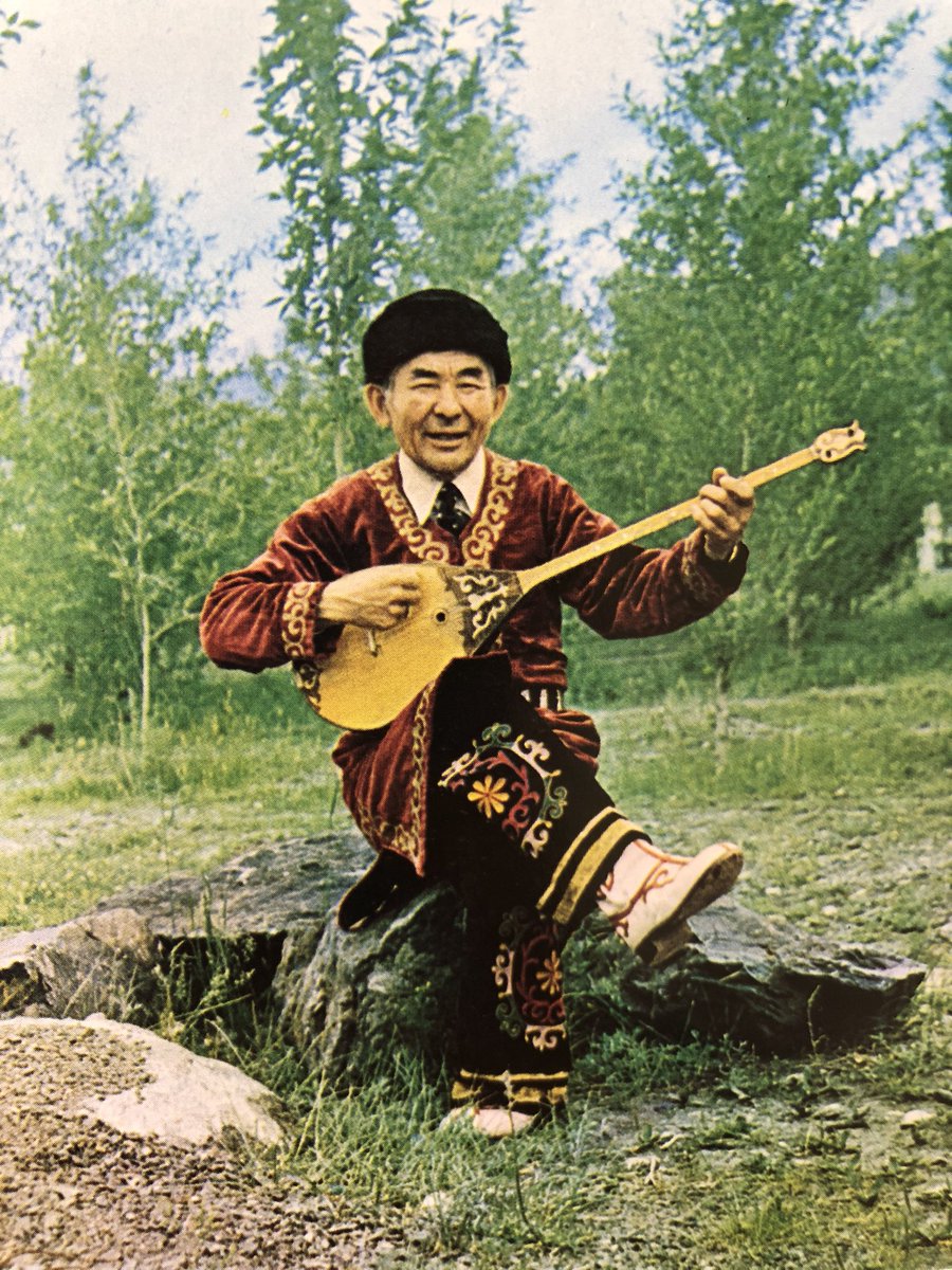 MongolianVisual's tweet photo. Наурызын баярын мэнд хүргэе!

Зураг дээр: Казах ардын дуучин, БНМАУ-ын ардын жүжигчин А.Хиватдолда (1981 он)

Happy Nowruz!

In the photo: A.Khivatdolda, The Kazakh popular singer, People’s Artist of the Mongolian People’s Republic, 1981 https://t.co/ipda7G9N9A