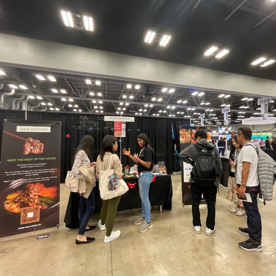 shiokmeats's tweet photo. Shiok Meats makes a glorious return after SXSW 2023 in Austin, Texas! We thank Toyo Seikan for inviting us to co-exhibit at the event.

#ShiokMeats #SeafoodandMeatReinvented #SXSW #EventReview https://t.co/H9pIv6Uc4C