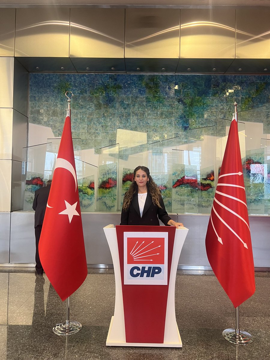 Daha özgür, daha demokratik, daha adil ve en önemlisi daha engelsiz bir Türkiye için mücadelemi Cumhuriyet Halk Partisi bünyesinde sürdürme kararı almış bulunmaktayım. Sevgiyle, el ele, bu düzeni birlikte değiştireceğiz.