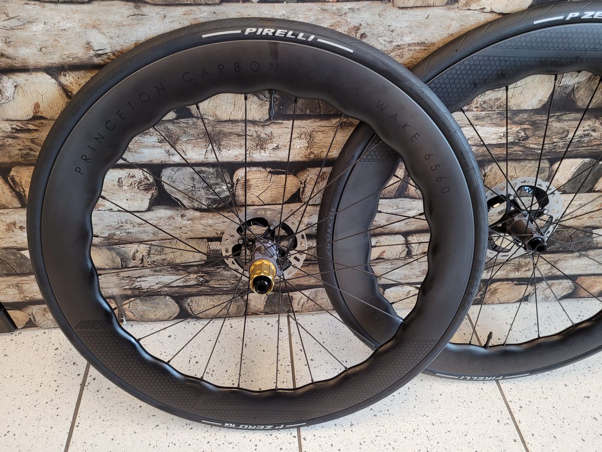 BIKEZONENL's tweet photo. #newproject A special(ized) Bike 2 be Build.
#bike2build #specialized #newbikeday #princetoncarbonworks #bikezone https://t.co/YVkFNdVsFm