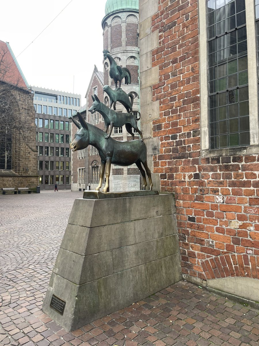 renelauberlin's tweet photo. Mündliche Verhandlung für den @vfbluebeck am #Landgericht #Bremen gg den #NordFV wegen einer #Kollektivstrafe in Form einer #Blocksperre.
#gegenKollektivstrafen #vfblübeck https://t.co/eruw41zVUu