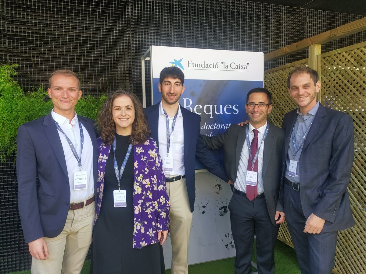 annasantam's tweet photo. "The (excellent) futur is coming": Representing @VHIR_ and accompaining our researchers awarded by Fundació "La Caixa" @FundlaCaixa Congratulations:
@andreaguala6
@JuliaBaguna
Roberto Orsenigo
@fragrussu
@CayeGalera from @VHIR_ and @VHIO and to all awardees!_ @vallhebron https://t.co/Iymn9OAif7