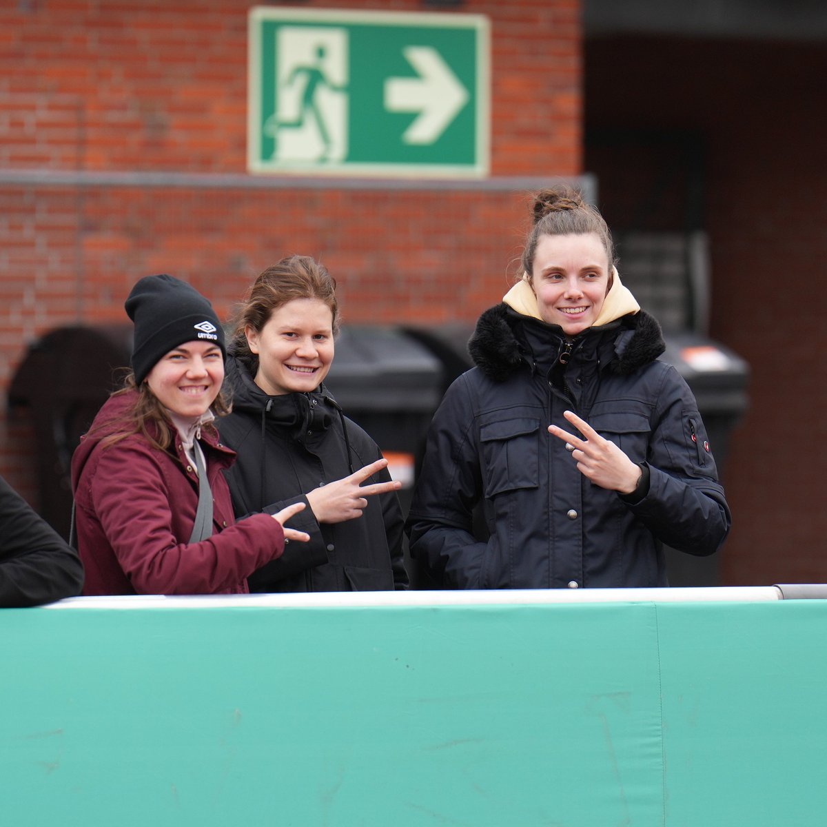 werderfrauen's tweet photo. Es war richtig viel los auf Platz 1⃣1⃣, @werderbremen 😉

Am Freitagabend sind wir aber wieder dran. 🙌

#Werderfrauen | #Werder | #DFBU19 https://t.co/m0NZFhqH8s