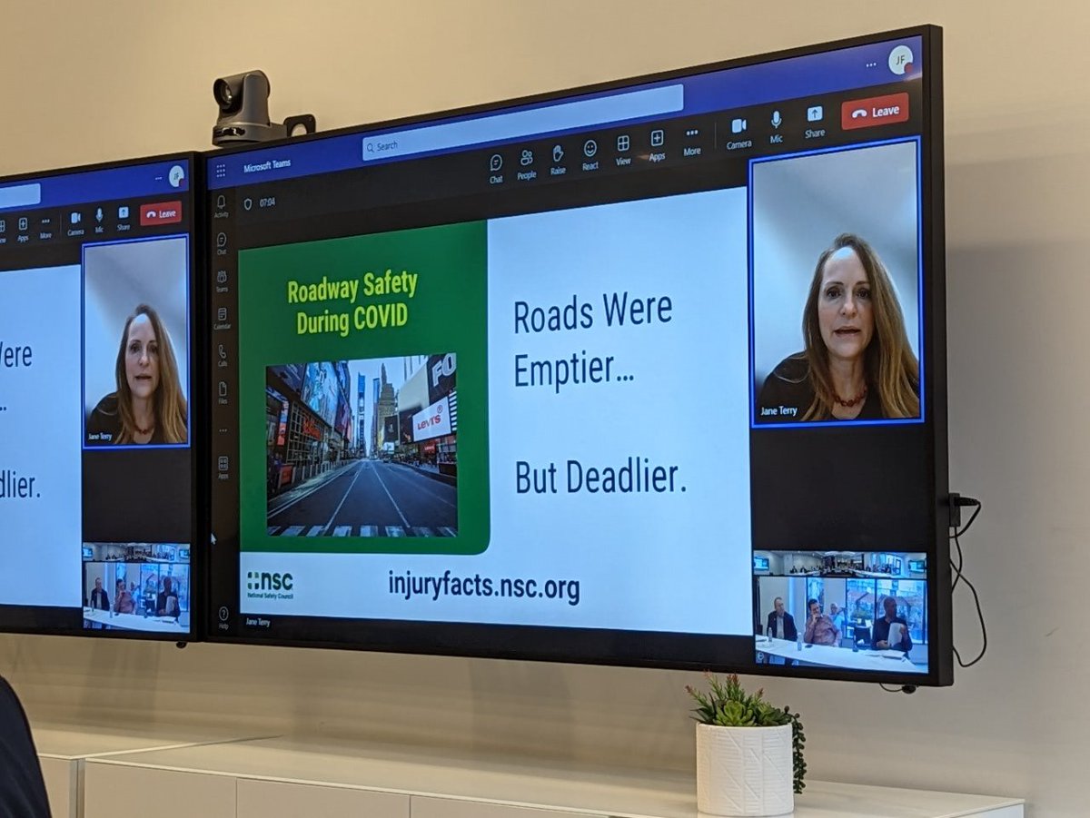 APWAGovAffairs's tweet photo. As our APWA GAC continues meetings in Day 2, chatting virtually with @NSCsafety VP of Gov Affairs Jane Terry. #VisionZero #risklevels #saferoads https://t.co/zhrPYN5M5m