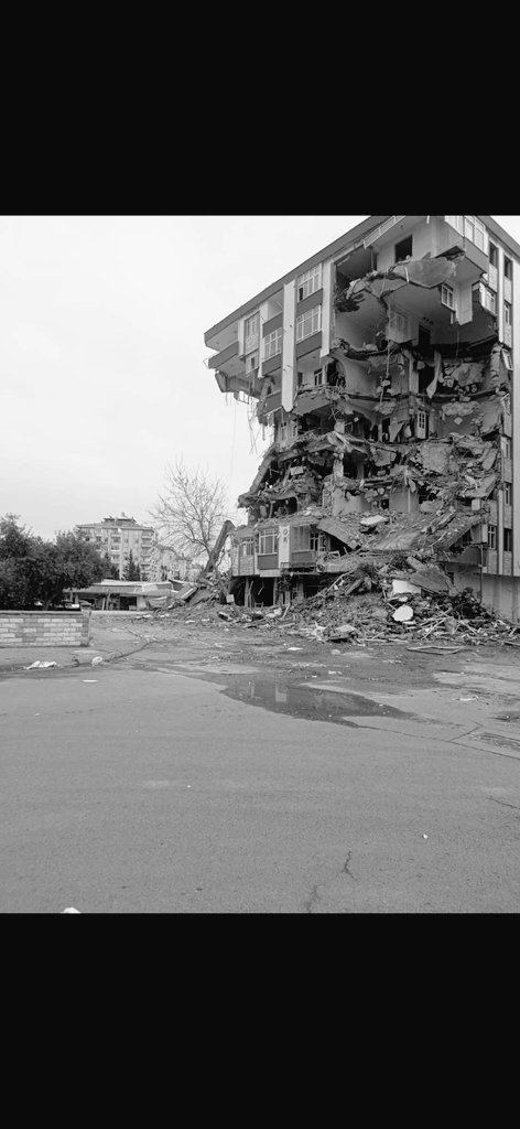 Sözün bittiği yer 18 yılın anıları 🥺
#Kahramanmarasdeprem #yıkım 
#anılar