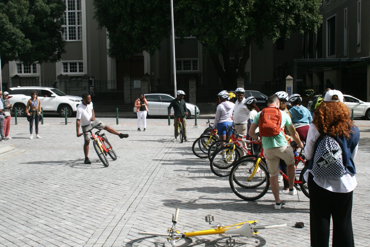 activeforumcpt's tweet photo. A Thread 🧵 🚲

South Africa can become a cycling-friendly country. Yesterday, we held a #Learn2Cycle class in partnership with #fixiefitsa, @PedalPowerPPA &amp; @young_urbanists with the support of @ricardomackenzi, the new minister of Mobility. https://t.co/tURr4lkDWI