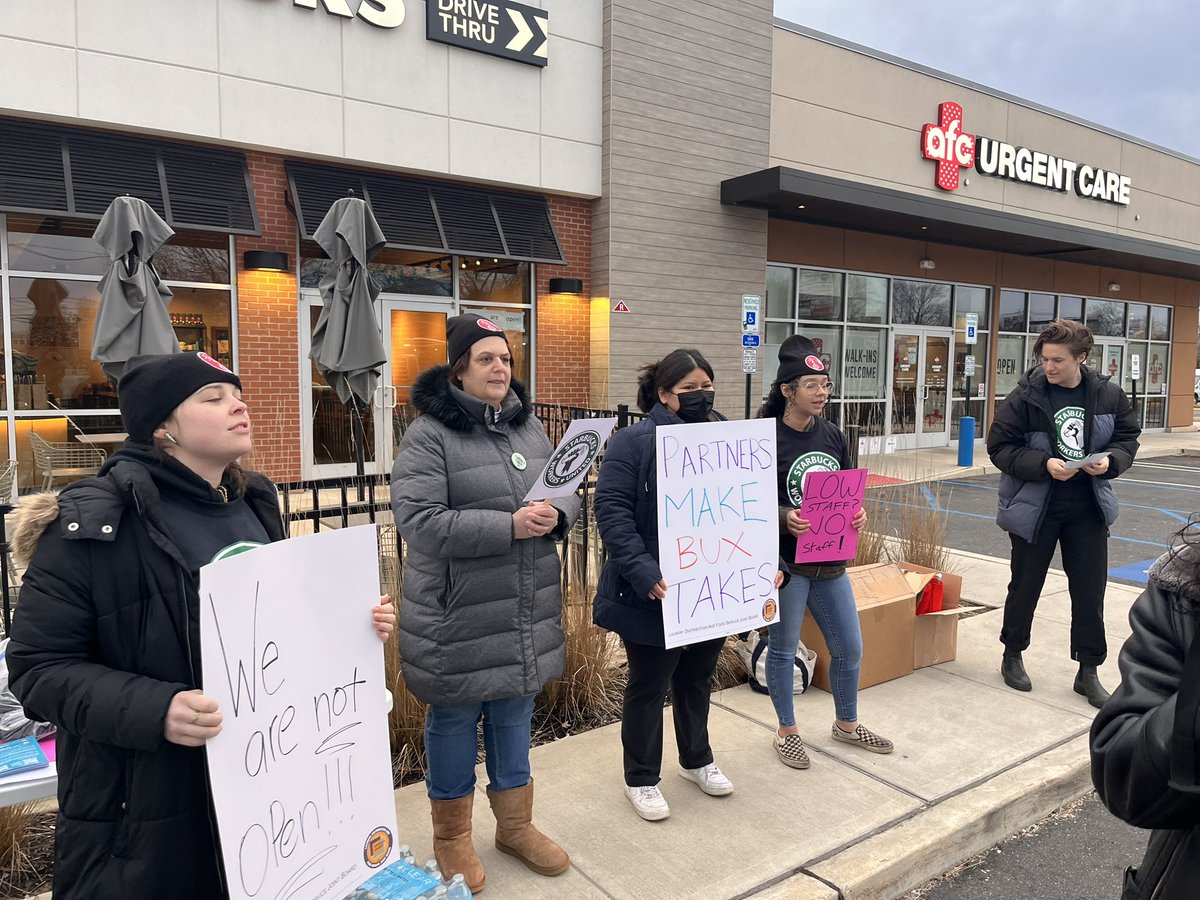 BellaGriep's tweet photo. Hamilton Starbucks is on strike!!! #solidarity https://t.co/xUh5kgSmh1