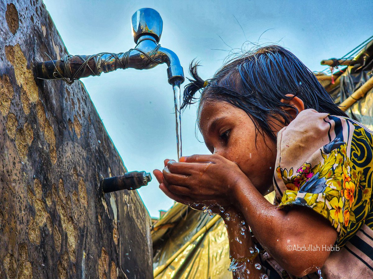 Abdulla_AH7's tweet photo. "On #WorldWaterDay, please stand in solidarity with the Rohingya refugees and call for access to clean water and sanitation for all."
#WorldWaterDay2023 #cleanwater #hygeine #watersanitation #rohingyacamps #rohingyarefugees #rohingyadocumentary #documentaryphotography https://t.co/kU02sBXgGo