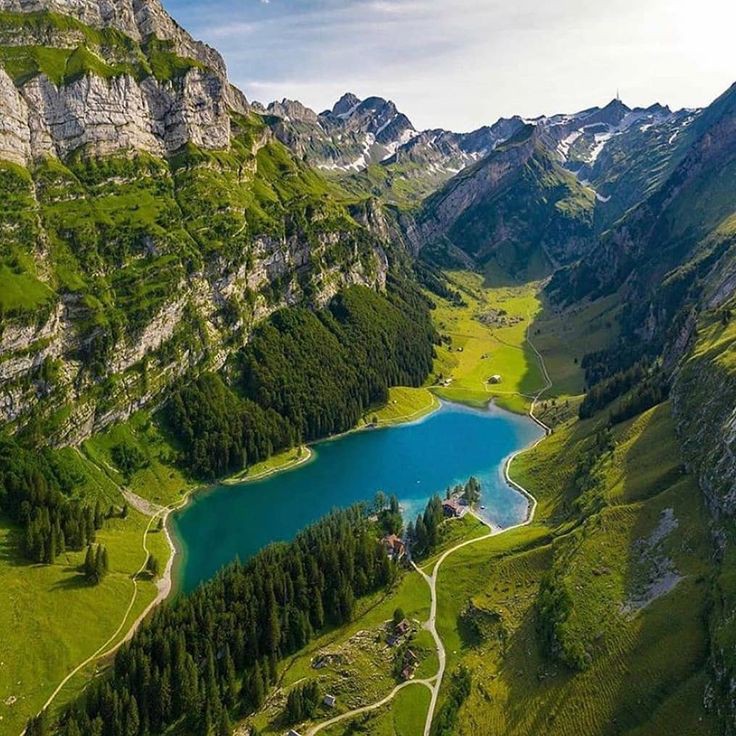 Aleksan52094351's tweet photo. Switzerland 💙🏞️ https://t.co/S6e6arvXSC