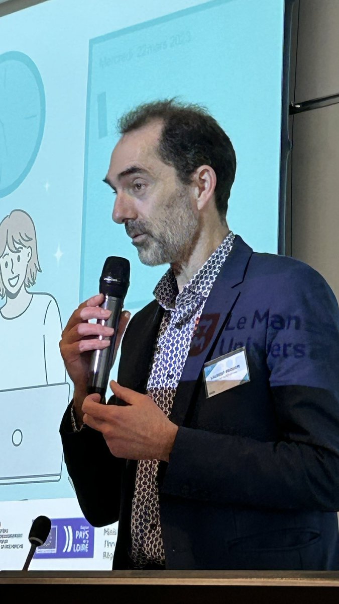 Journée #edtech à Laval, mot d'accueil de <a href="/LPoisson53/">Laurent Poisson</a> Directeur de <a href="/iutlaval/">IUT DE LAVAL</a> qui met en avant la diffusion des travaux du LIUM au sein de la communauté <a href="/lesIUT/">Les IUT</a>