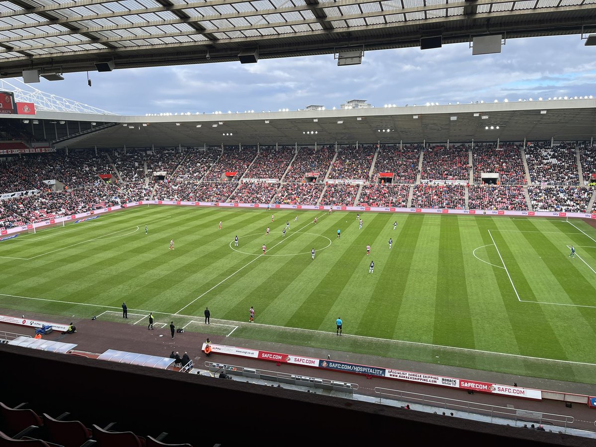 JordanATait1's tweet photo. Last Saturday’s games ahead of the international break. Sunderland U18s v Liverpool U18s in the morning followed by Sunderland v Luton Town in the afternoon. https://t.co/vijL85xMRK