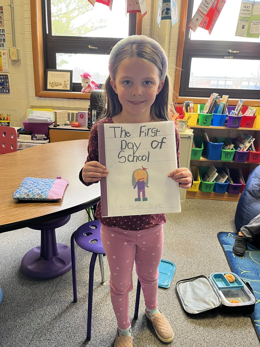 MrsHunniford's tweet photo. I love when students use their love of reading and writing to create a young authors book! Such a sweet story from an amazing writer! 🤩 Thank you @Pufferlibrary for making this special contest happen!  #pufferpanthers #dg58pride https://t.co/huyWIPm7cG