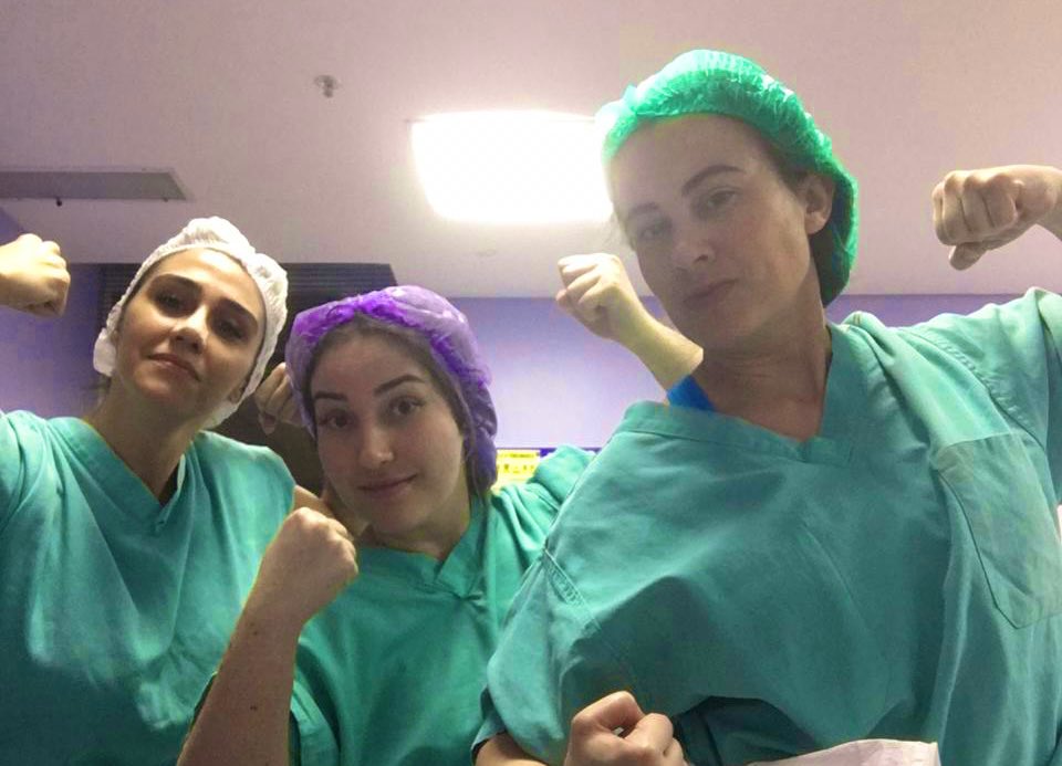 Migaaa, feliz aniversário!Hoje acordei e pensei: que sorte ter você na minha vida, sua louca 😆.Você é luz, é raio estrela e luaaaar, manhã de soool, meu iáiá meu iôiô! hahaha, só pq a gente cantava essa música nos inúmeros plantões da vida ! Te amo ❤️ <a href="/draameirelles/">Amanda Meirelles</a>  <a href="/Pamvs28/">Pamela 🤙🏻</a>