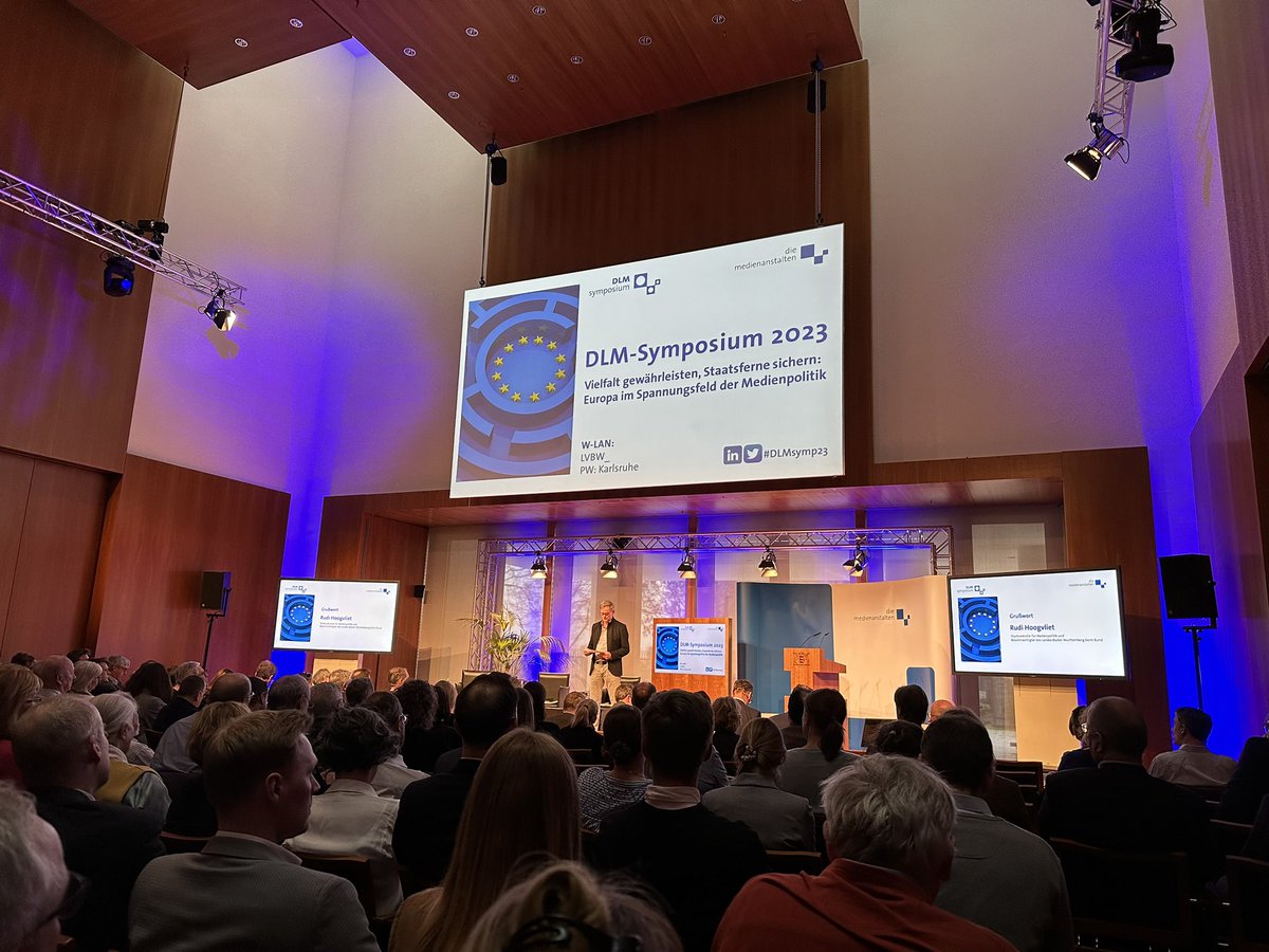 Rudi Hoogvliet auf dem #DLM-Symposium 2023: „Medienpolitik ist im Zentrum der Politik angekommen“
#DLMsymp23