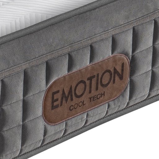 muebles_oliver's tweet photo. ❄️ Para combatir el cambio de temperaturas, se adapta perfectamente al poseer una capa superior con el tejido Fresh Quality, tejido de última generación que ofrece mayor frescor, y una inferior con un tejido aterciopelado que hace que tenga una cara de verano y otra de invierno. https://t.co/U3HHoEEyv7