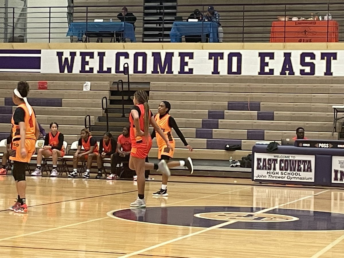 Mannayouth2013's tweet photo. Destiny and Myia played in the Ga Elite Showcase Sunday. They played with the upperclassman and we’re the 2 youngest girls playing. They did amazing 🤞👏💙 Can’t wait for their freshman year 🔥🥇#KeepWorkingLadies @TrustGod0824 @lgscouting @DestinyColquitt @GeorgeJamyia https://t.co/30P3hEcFh3