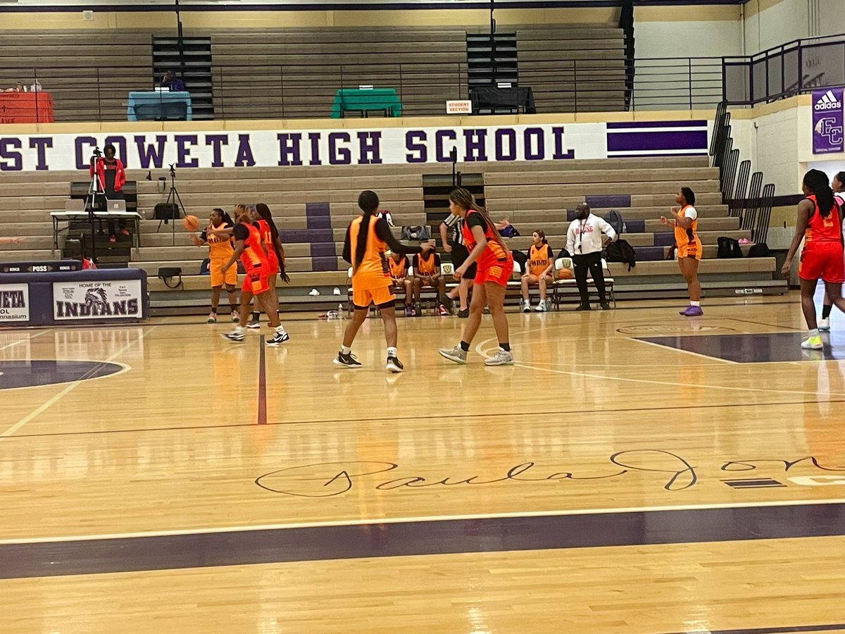 Mannayouth2013's tweet photo. Destiny and Myia played in the Ga Elite Showcase Sunday. They played with the upperclassman and we’re the 2 youngest girls playing. They did amazing 🤞👏💙 Can’t wait for their freshman year 🔥🥇#KeepWorkingLadies @TrustGod0824 @lgscouting @DestinyColquitt @GeorgeJamyia https://t.co/30P3hEcFh3