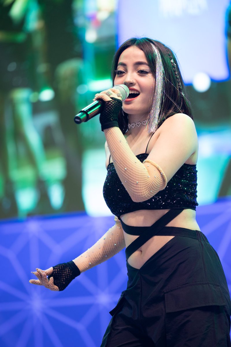 HoshiNoFilm's tweet photo. ＳＯＬＯ　ｕｐｓ　[2/4] 
 『Viva PPOP Fest』ｆｔ。　@OfficialPpopGen 

PPOPGEN AT VIVAPPOPFEST
#PPOPGENatVIVAPPopFest #VIVAPPopFest 
#Ayalamallsawave
#PPopGeneration
#StreamHanggangTinginKaLang
#PPOPGEN
#PPOPGEN_MADZ
@viva_records @ppopgen_madz https://t.co/Sdmq7jD571