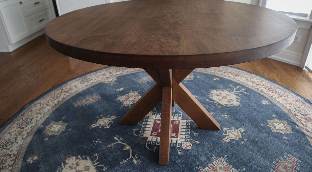 HandmadeTables's tweet image. We're pretty big fans of this color/wood combo!

Let us know your thoughts!

#hardmaple #earthtone #smallround