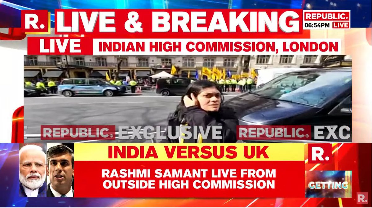 republic's tweet photo. #BREAKING | Khalistani supporters provoke again; Republic reports live from outside the High Commission.
#IndiaVsUK #Khalistanis #RishiSunak #LondonEmbassy #IndianHighCommission
https://t.co/ge3J2OVybC https://t.co/bKHI178JZb