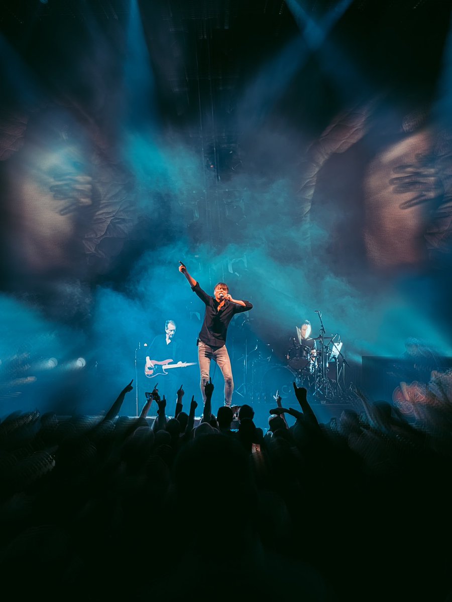 avfcjonny's tweet photo. Incredible night in Brum last night. @suedeHQ never age! @matosman https://t.co/BbJTpFsh18